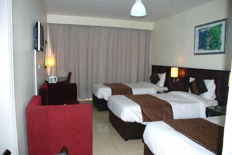 Phoenicia Grand Hotel Dubái Exterior foto